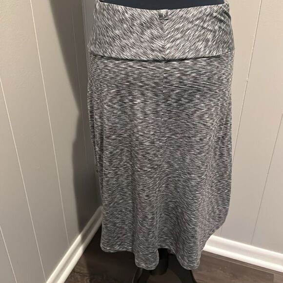 The North Face Cypress Heather gray jersey knit drawstring ruched front skirt. S - Picture 5 of 9